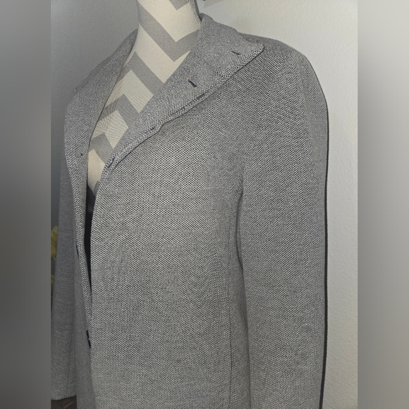 Zara Mens Gray Coat with Black Buttons - Picture 4 of 12